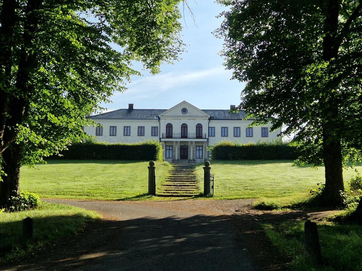 Naeaes Slott Guest House Floda  ภายนอก รูปภาพ