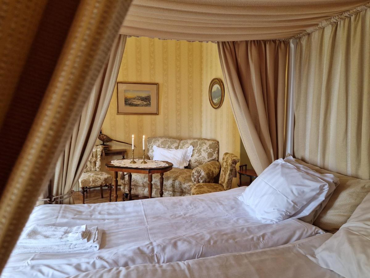 Naeaes Slott Guest House Floda  ภายนอก รูปภาพ