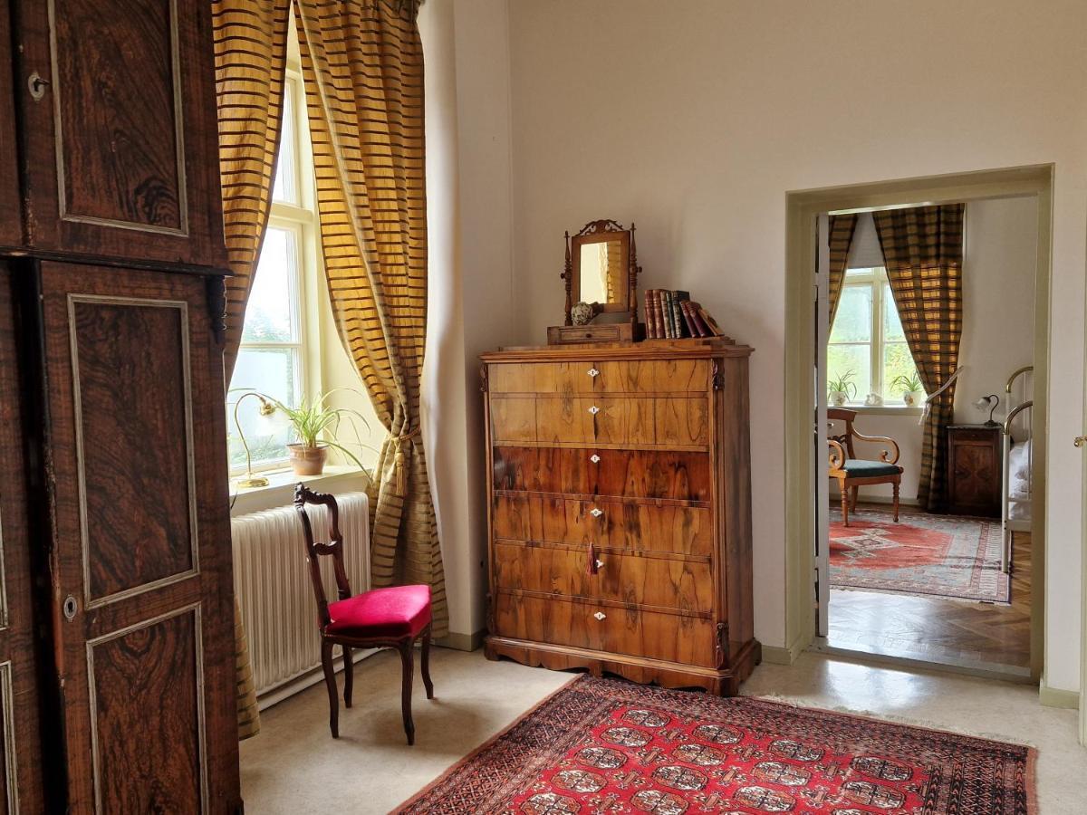 Naeaes Slott Guest House Floda  ภายนอก รูปภาพ