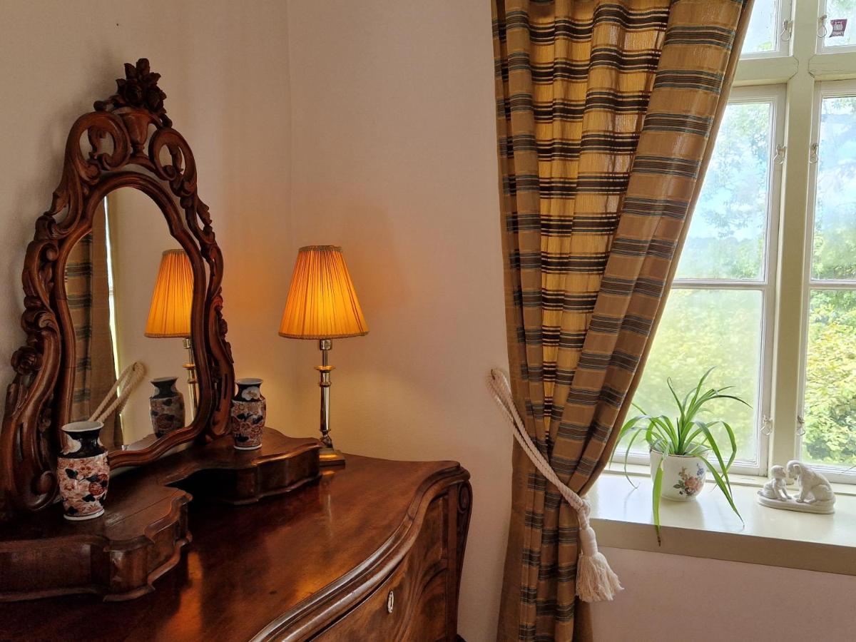 Naeaes Slott Guest House Floda  ภายนอก รูปภาพ