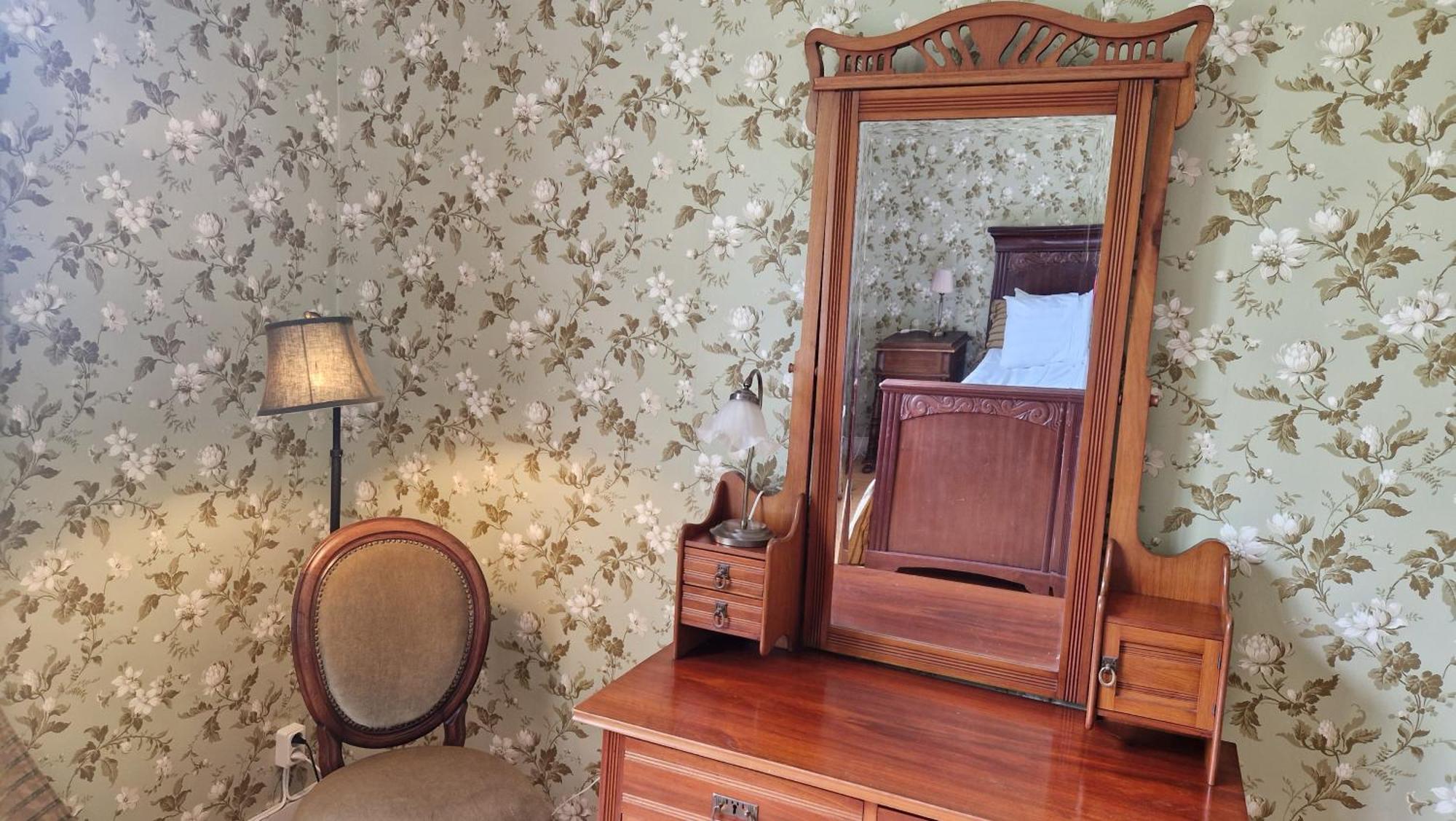Naeaes Slott Guest House Floda  ภายนอก รูปภาพ