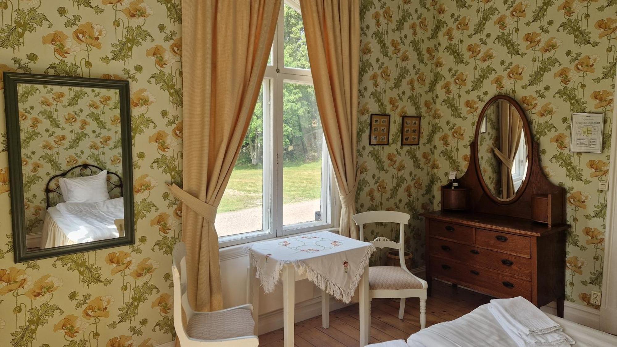 Naeaes Slott Guest House Floda  ภายนอก รูปภาพ