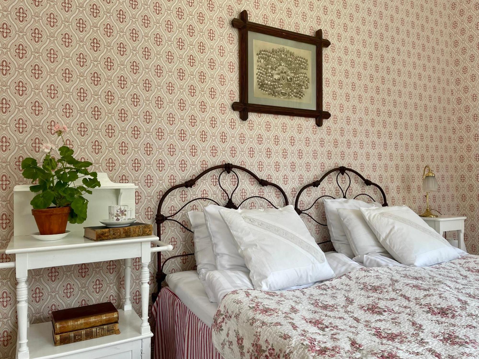 Naeaes Slott Guest House Floda  ภายนอก รูปภาพ