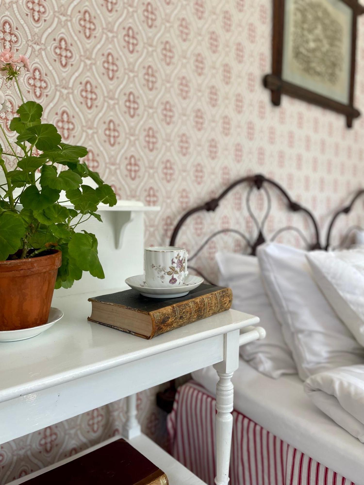 Naeaes Slott Guest House Floda  ภายนอก รูปภาพ