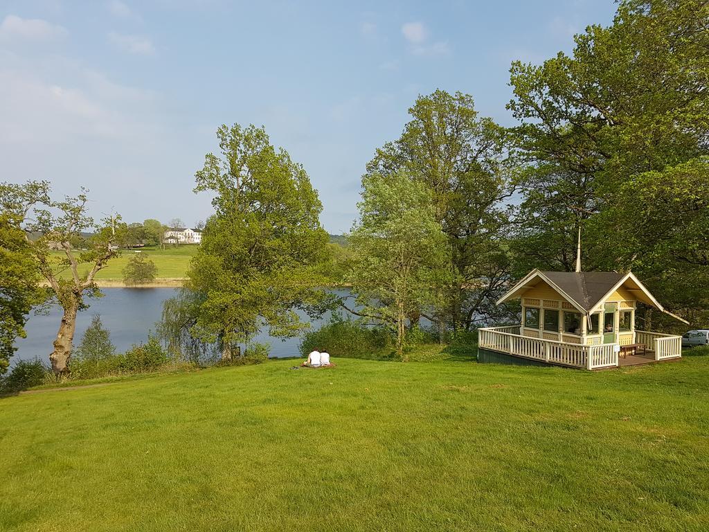 Naeaes Slott Guest House Floda  ภายนอก รูปภาพ